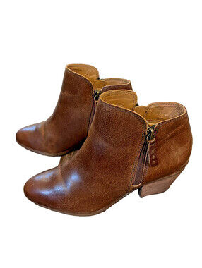 Frye & Co Womens Brown Leather Ankle Booties Side Zip Size 7 Cognac Boots